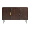 Moderne houten dressoir met diagonale lijnen en metalen handgrepen